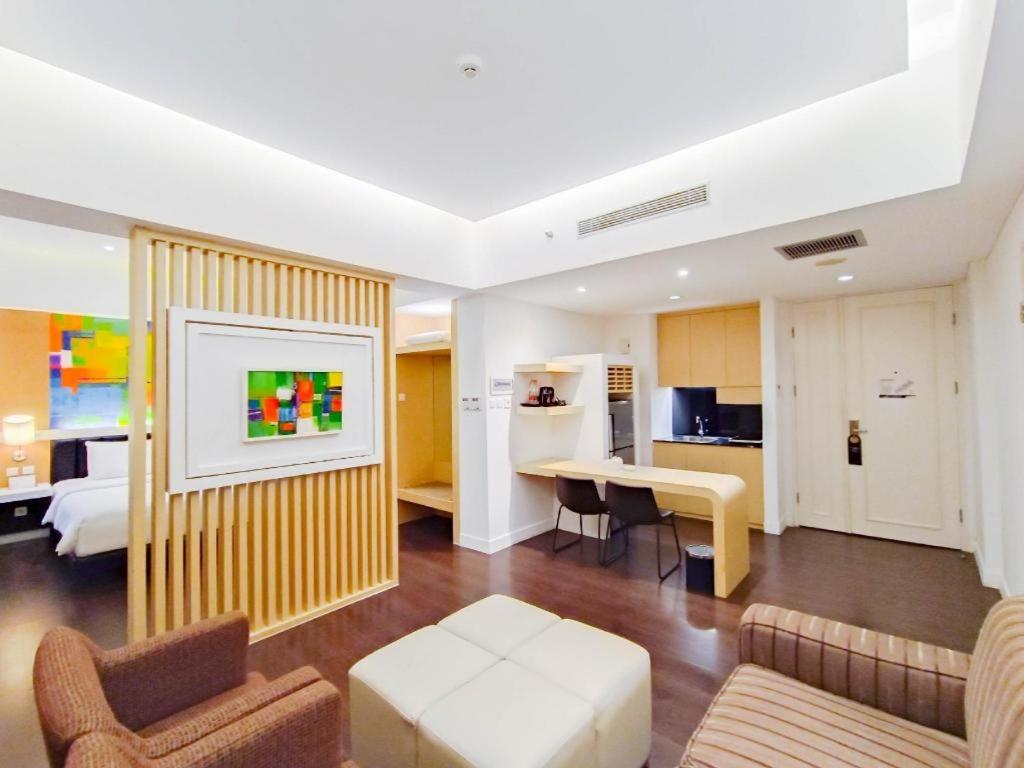 Brits Hotel Karawang Exteriör bild