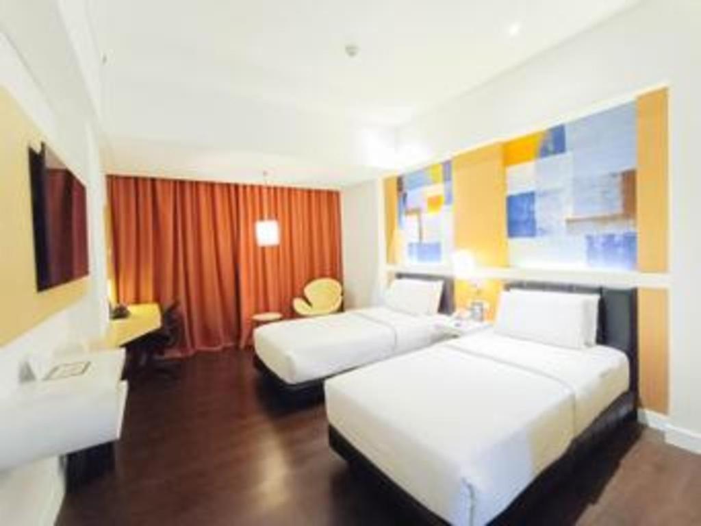 Brits Hotel Karawang Exteriör bild