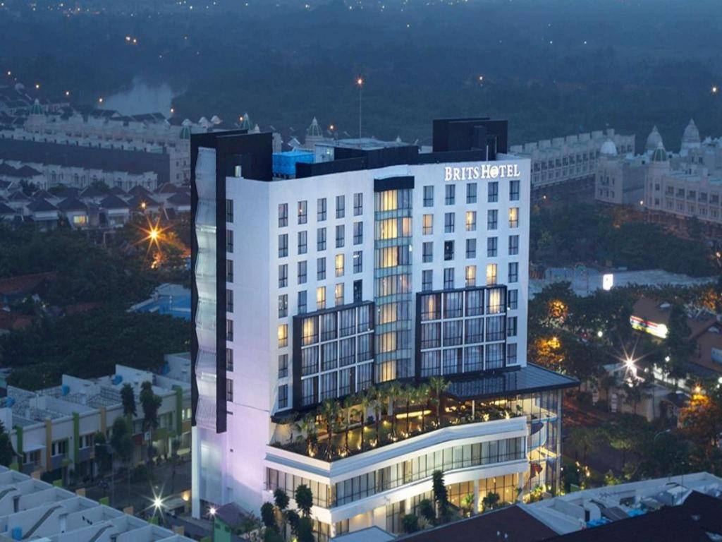 Brits Hotel Karawang Exteriör bild