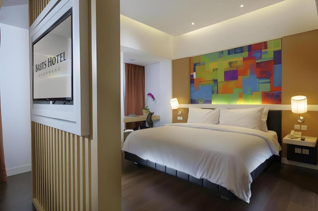 Brits Hotel Karawang Exteriör bild