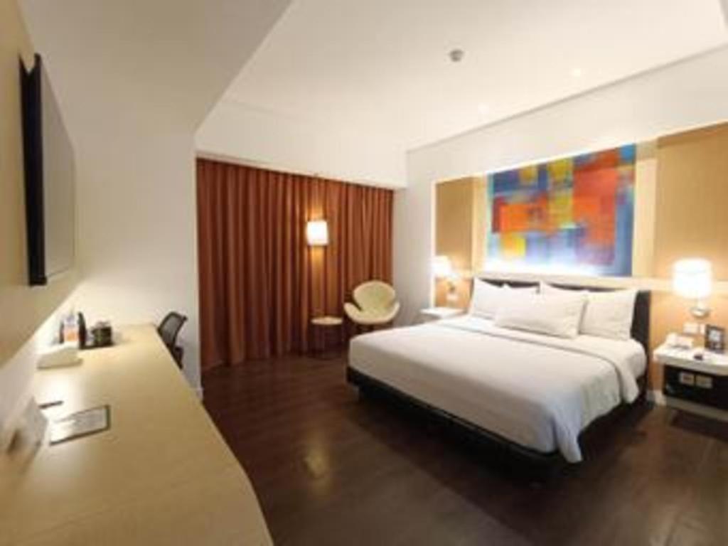 Brits Hotel Karawang Exteriör bild