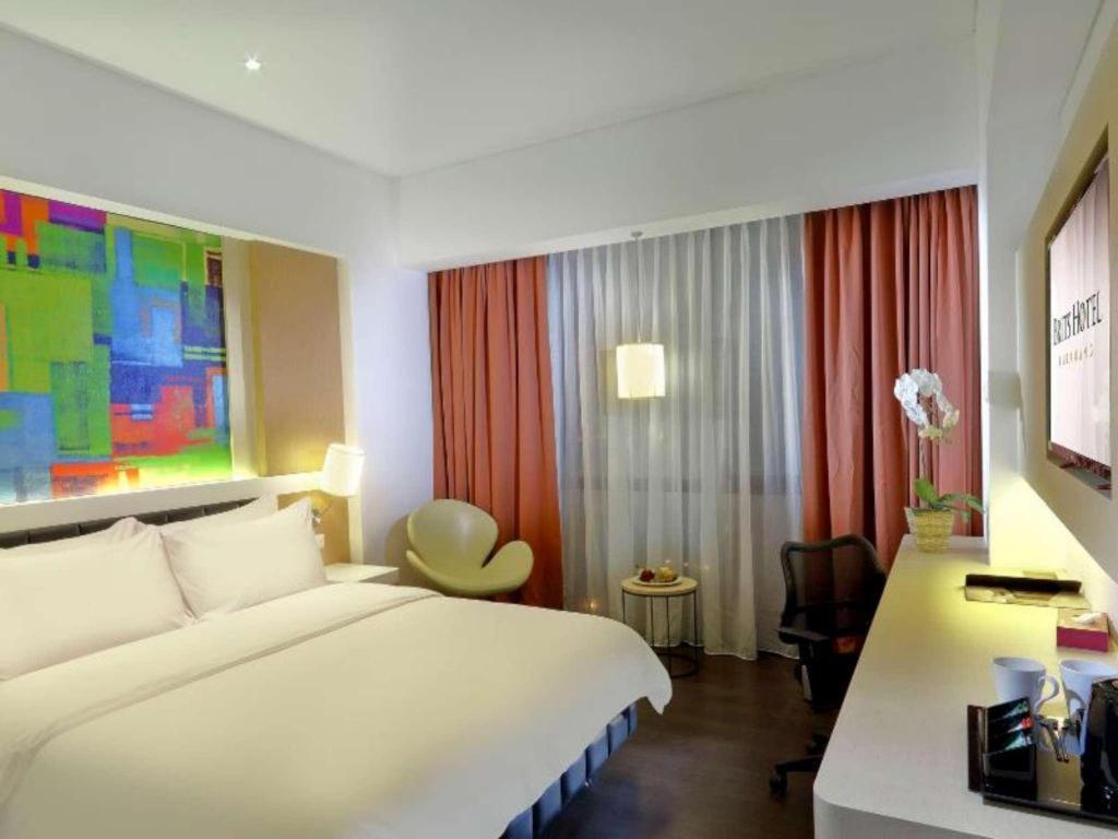 Brits Hotel Karawang Exteriör bild