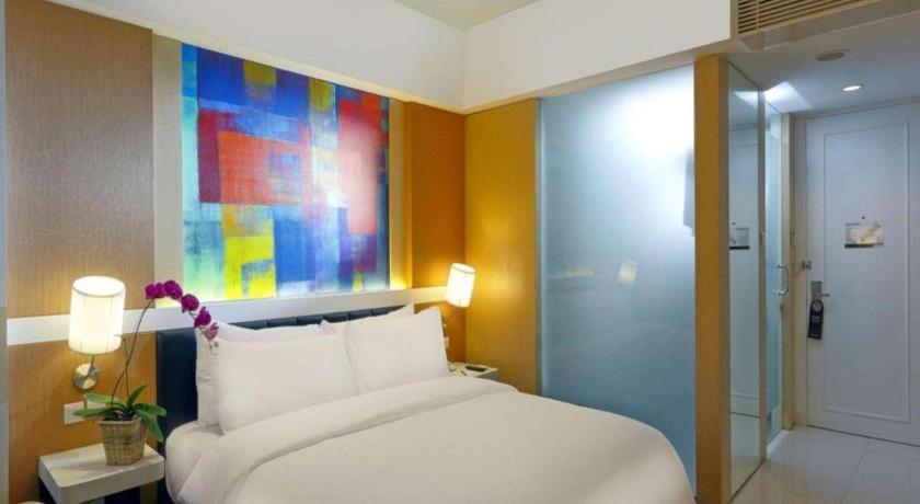 Brits Hotel Karawang Exteriör bild