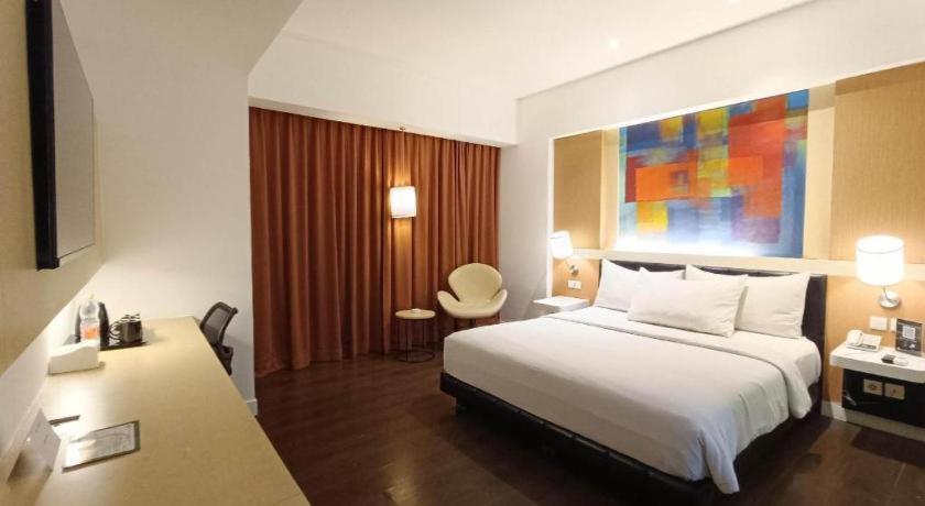 Brits Hotel Karawang Exteriör bild