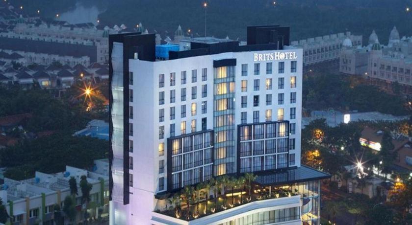 Brits Hotel Karawang Exteriör bild