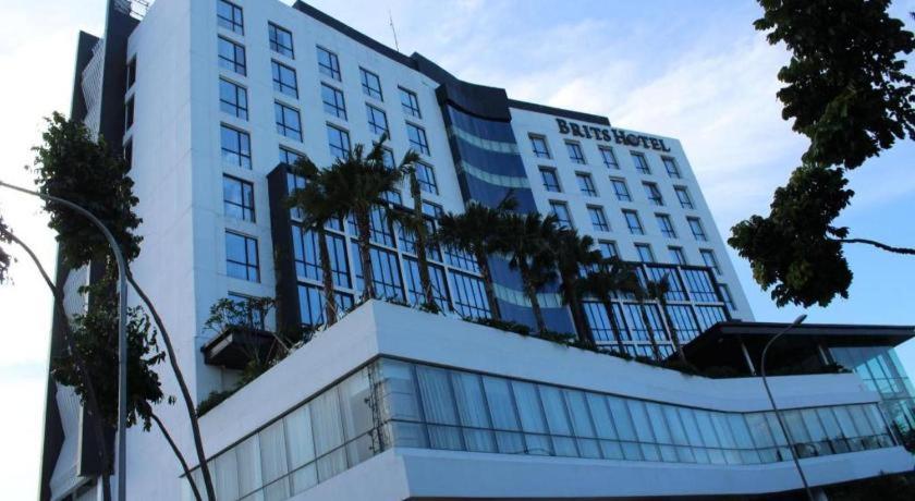 Brits Hotel Karawang Exteriör bild