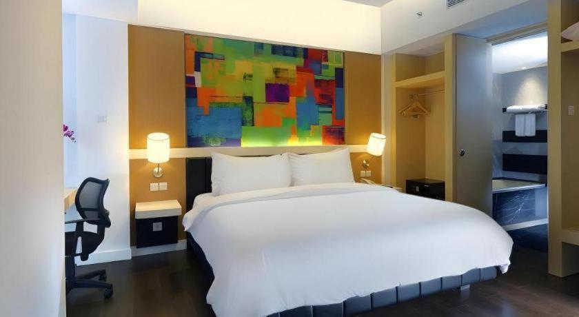Brits Hotel Karawang Exteriör bild