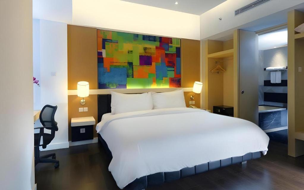 Brits Hotel Karawang Exteriör bild